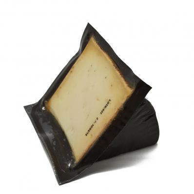 CUÑA DE QUESO DE OVEJA CRUDO